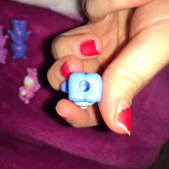 CARE BEARS Y2K RETRO VINTAGE MINI RUBBER TOYS FIGURINES - Picture 5 of 5